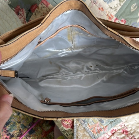 Calvin Klein   Shoulder Bag Tan  EUC 17w x 13h  Fine Stitching  hobo bag large - Picture 7 of 16